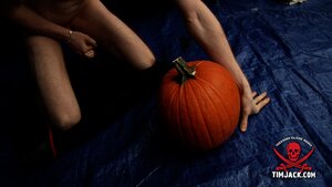 HALLOWEEN WEEK - Rob Yaeger fucks a Pumpkin